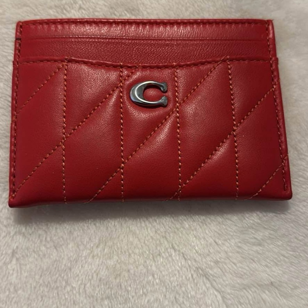 COACH
Essential Quilted Pillow Leather Card Case-Sport Red